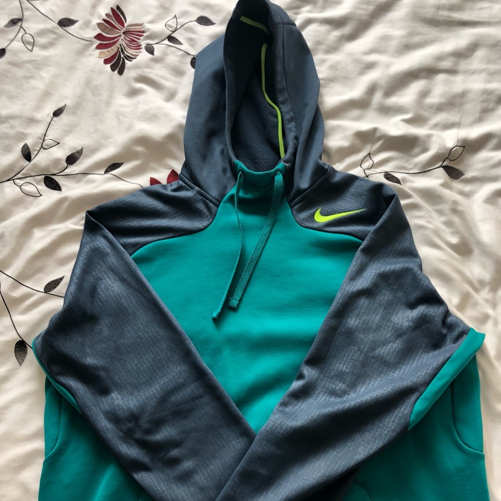 Nike Pullover, Size Large